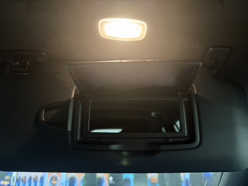 メルセデスベンツ GLB 200d 4MATIC AMGラインPKG 4WD 中古車