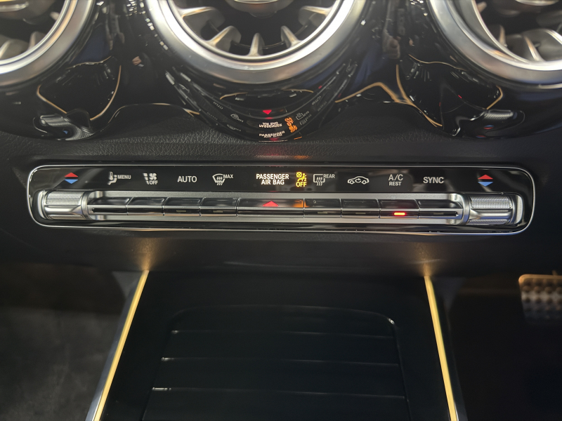 メルセデスベンツ GLB 200d 4MATIC AMGラインPKG 4WD 中古車