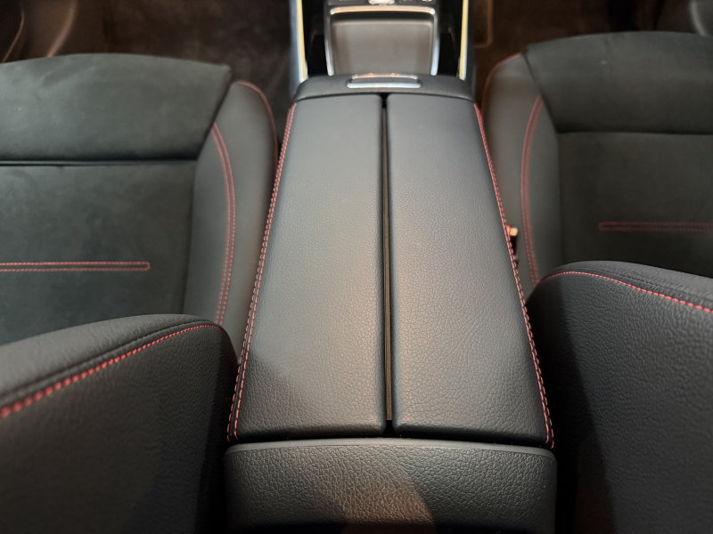 メルセデスベンツ GLB 200d 4MATIC AMGラインPKG 4WD 中古車