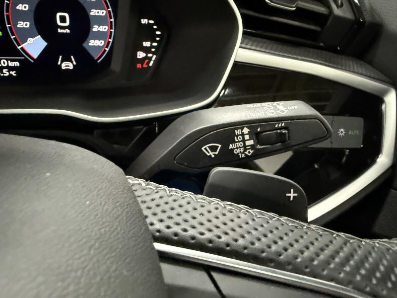 アウディ Q3 スポーツバック ダイナミック エディション 中古車