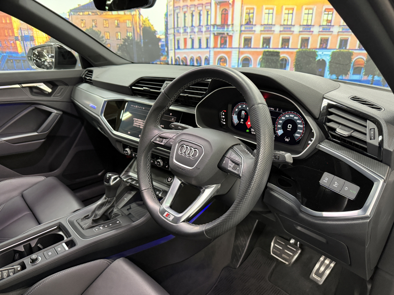 アウディ Q3 スポーツバック ダイナミック エディション 中古車