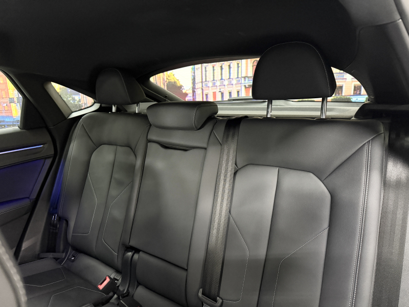 アウディ Q3 スポーツバック ダイナミック エディション 中古車