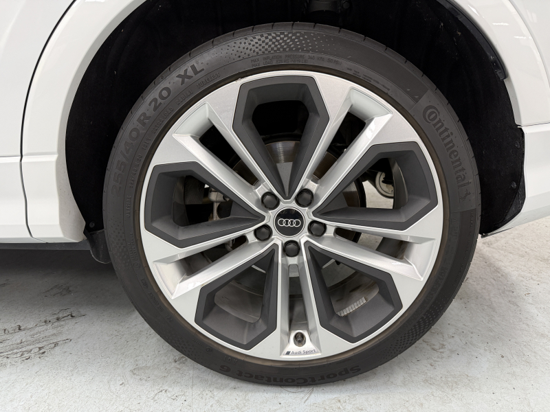 アウディ Q3 スポーツバック ダイナミック エディション 中古車