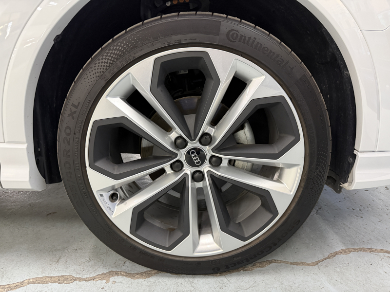 アウディ Q3 スポーツバック ダイナミック エディション 中古車