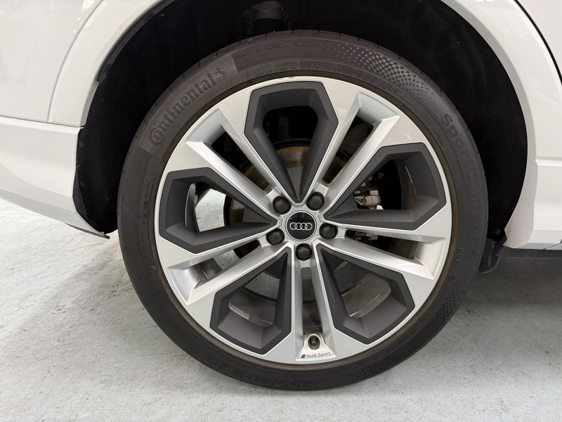 アウディ Q3 スポーツバック ダイナミック エディション 中古車