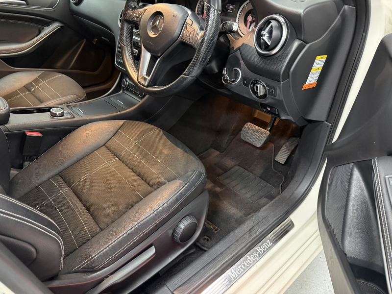 メルセデスベンツ Aクラス A180 中古車