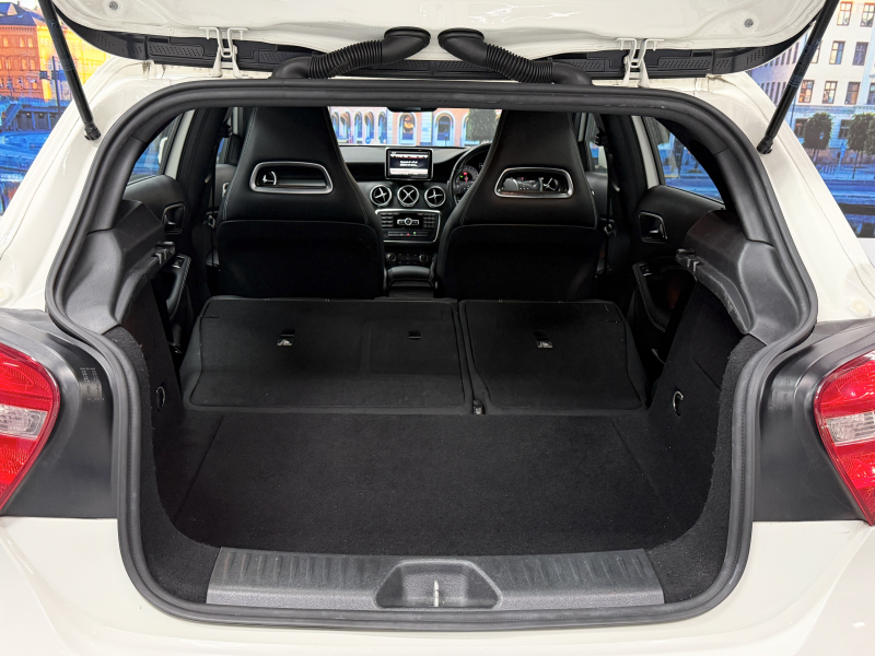 メルセデスベンツ Aクラス A180 中古車