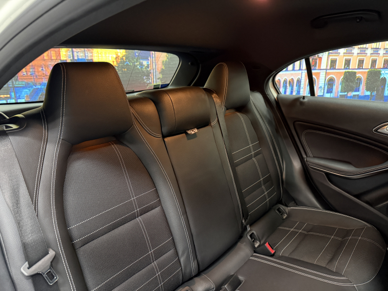 メルセデスベンツ Aクラス A180 中古車