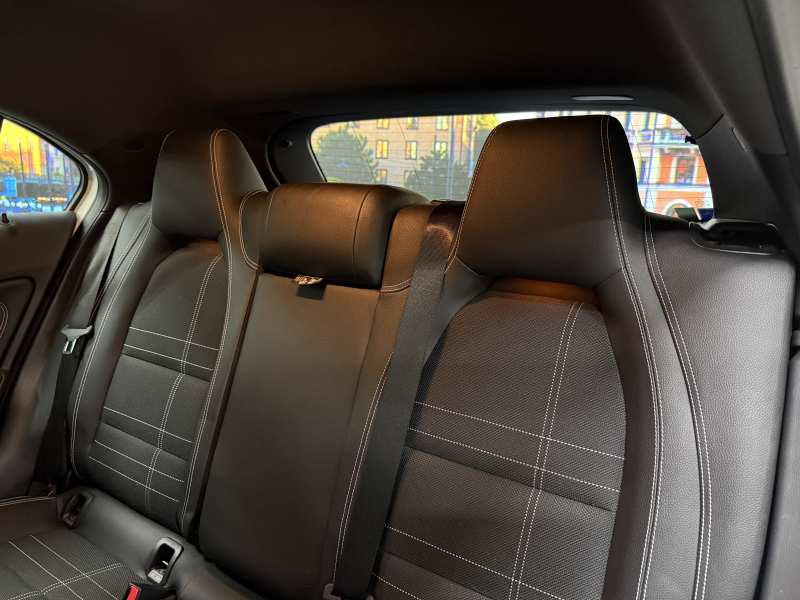 メルセデスベンツ Aクラス A180 中古車