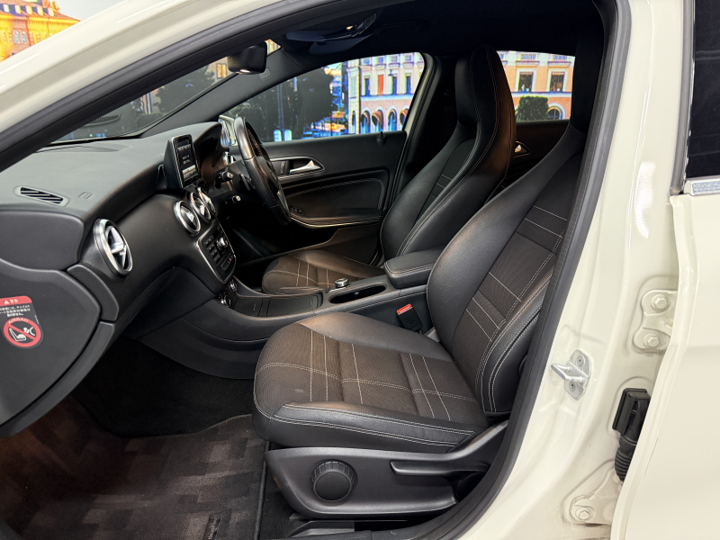 メルセデスベンツ Aクラス A180 中古車