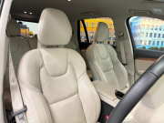 ボルボ XC90 D5 AWD インスクリプション 4WD　ハーマン/運転支援/白革/ACC/HUD/後期/禁煙 中古車