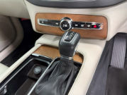 ボルボ XC90 D5 AWD インスクリプション 4WD　ハーマン/運転支援/白革/ACC/HUD/後期/禁煙 中古車