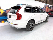 ボルボ XC90 D5 AWD インスクリプション 4WD　ハーマン/運転支援/白革/ACC/HUD/後期/禁煙 中古車