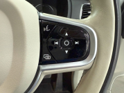 ボルボ XC90 D5 AWD インスクリプション 4WD　ハーマン/運転支援/白革/ACC/HUD/後期/禁煙 中古車