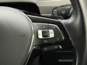 フォルクスワーゲン ゴルフトゥーラン TSIコンフォートライン　LED/ACC/純正ナビ/ETC/バックカメラ/クルコン/ワンオーナー 中古車