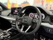 アウディ Q5 スポーツバック40TDIクワトロSライン 4WD　1オーナー/ブラックPKG/オプション19AW/ACC/レーンアシスト 中古車