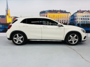 メルセデスベンツ GLA GLA250 4ﾏﾁｯｸ　4WD AMGライン/4WD/禁煙/レーダーセーフティ/シートヒーター/ドラレコ/ナビ/Bカメラ/パワーシート 中古車