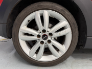 MINI(ミニ) ミニ クーパーS 5ドア　JCWパッケージ/純正ナビ/バックカメラ/パドルシフト/オートライト/オートエアコン/HUD/フォグライト/純正17インチAW/本革ステアリング 中古車