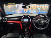 MINI(ミニ) ミニ クーパーS 5ドア　JCWパッケージ/純正ナビ/バックカメラ/パドルシフト/オートライト/オートエアコン/HUD/フォグライト/純正17インチAW/本革ステアリング 中古車