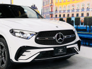 メルセデスベンツ GLCクーペ GLCクーペ220d 4MATIC(ISG)AMG-L MP202401　サンルーフ/レザーエクスクルーシブパッケージ/ブルメスター/AMGラインパッケージ/AppleCarPlay/ヘッドアップディスプレイ/アダプティブクルーズコントロール/ブラインドスポットモニタ/シートヒーター/パワーシート 中古車