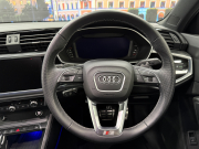 アウディ Q3 スポーツバック ダイナミック エディション 中古車